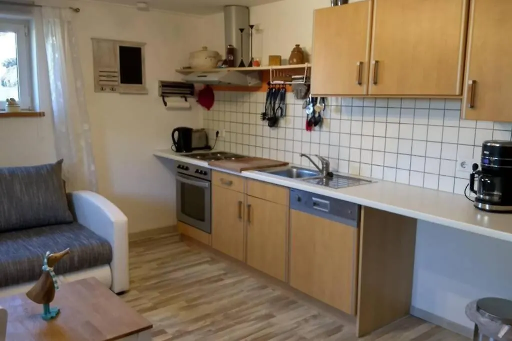 Ruhige Ferienwohnung Inklusive Garten Souterrain - Neu Renoviert Lachen