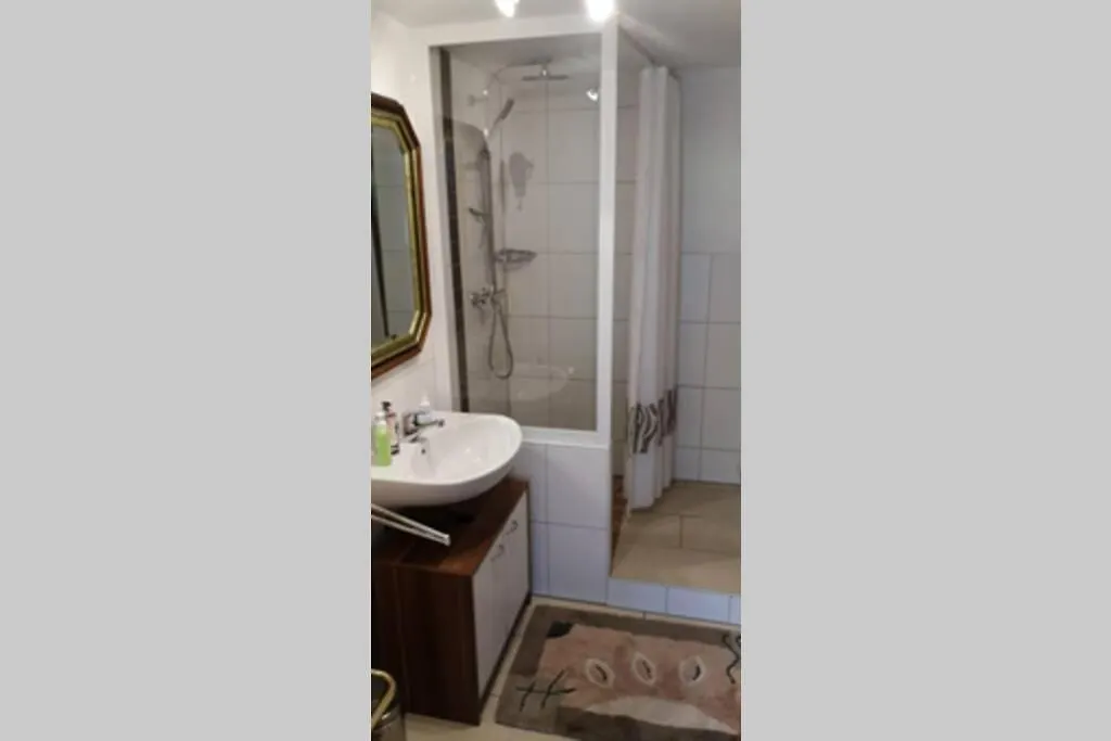 Apartment Ruhige Ferienwohnung Inklusive Garten Souterrain - Neu Renoviert Lachen