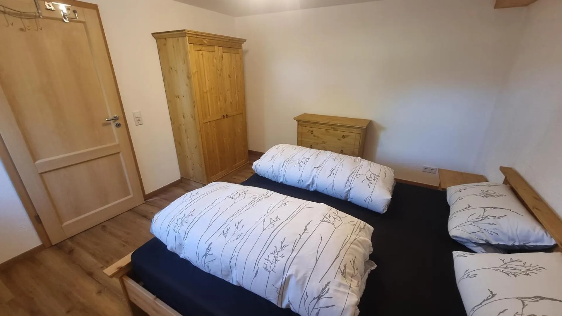 Apartment Ruhige Ferienwohnung Inklusive Garten Souterrain - Neu Renoviert Lachen