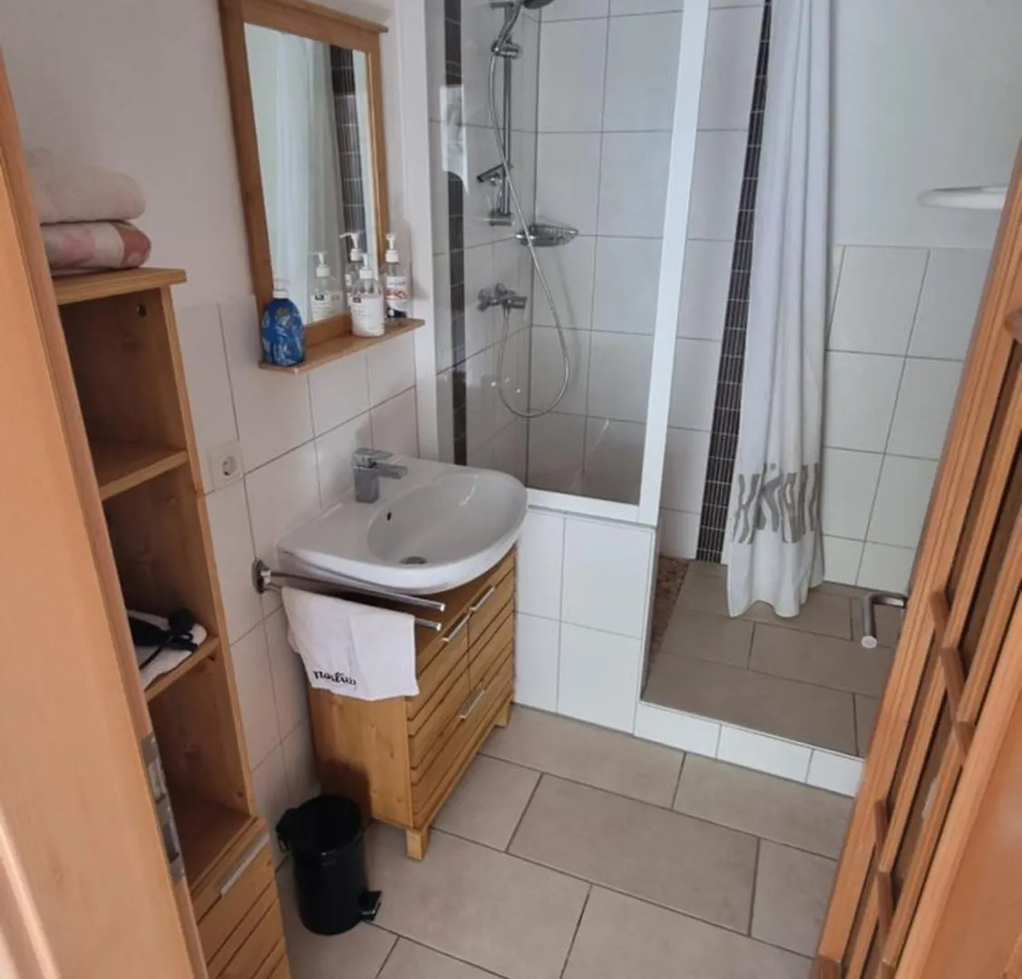 Ruhige Ferienwohnung Inklusive Garten Souterrain - Neu Renoviert Lachen 0*,